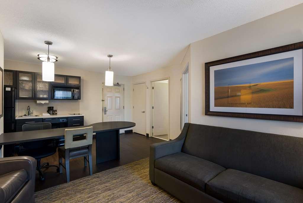 Sonesta Simply Suites Des Moines West Des Moines Szoba fotó